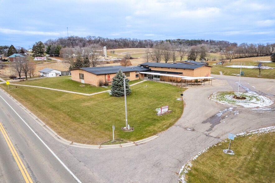 S5864 State Highway 23, Loganville, WI à vendre - Photo de l’immeuble – Image 1 sur 85