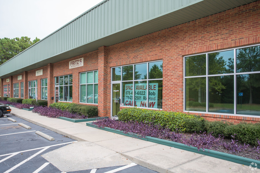 301 Kelly Dr, Peachtree City, GA à louer - Photo de l’immeuble – Image 3 sur 5