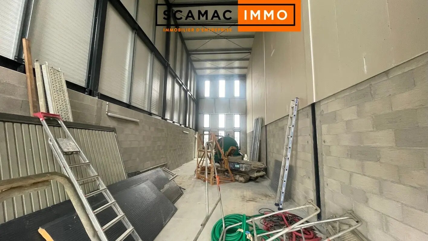 Industriel/Logistique dans Breuillet à louer Photo intérieure– Image 1 sur 11