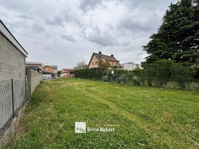 6 Rue De La République, Meyzieu à vendre - Photo de l’immeuble – Image 2 sur 4