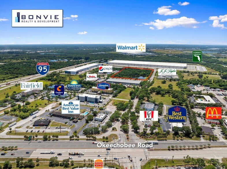 CROSSROADS PARKWAY, Fort Pierce, FL à vendre - Photo de l’immeuble – Image 1 sur 18