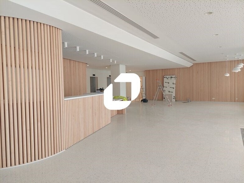 3 Avenue Du Centre, Guyancourt à louer - Photo de l’immeuble – Image 3 sur 26