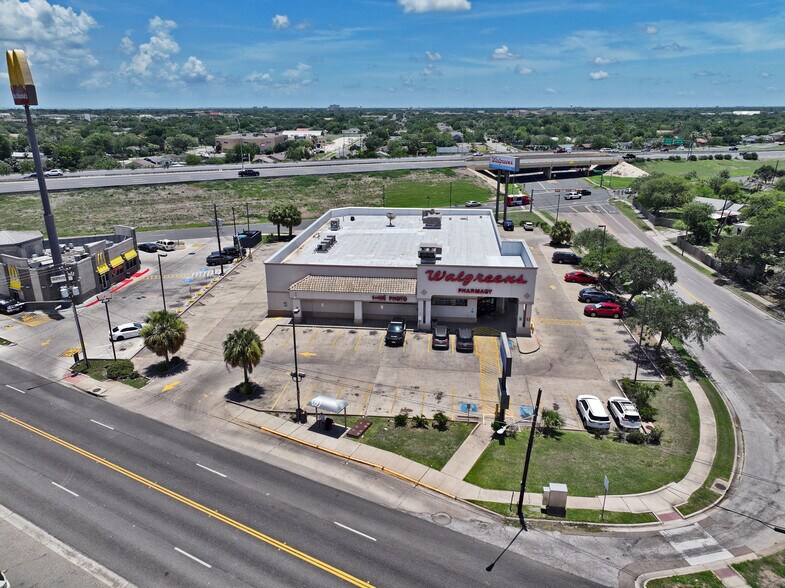 2101 Morgan Ave, Corpus Christi, TX à louer - Photo de l’immeuble – Image 1 sur 4