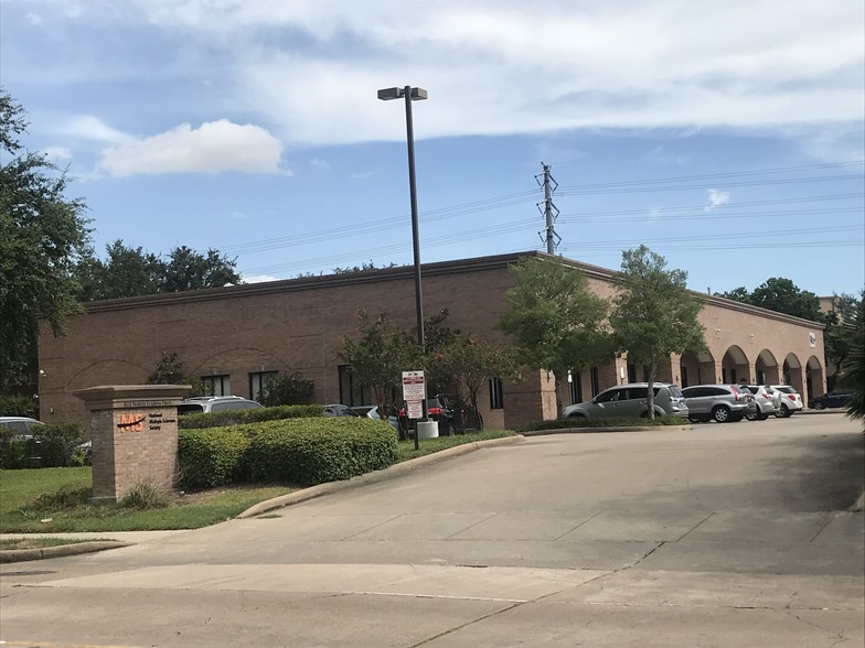 8111 N Stadium Dr, Houston, TX à louer - Autre – Image 2 sur 11