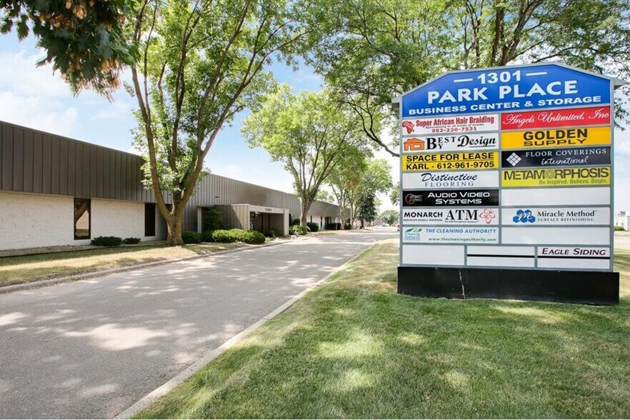 1301 Cliff Rd E, Burnsville, MN à vendre - Photo de l’immeuble – Image 3 sur 47