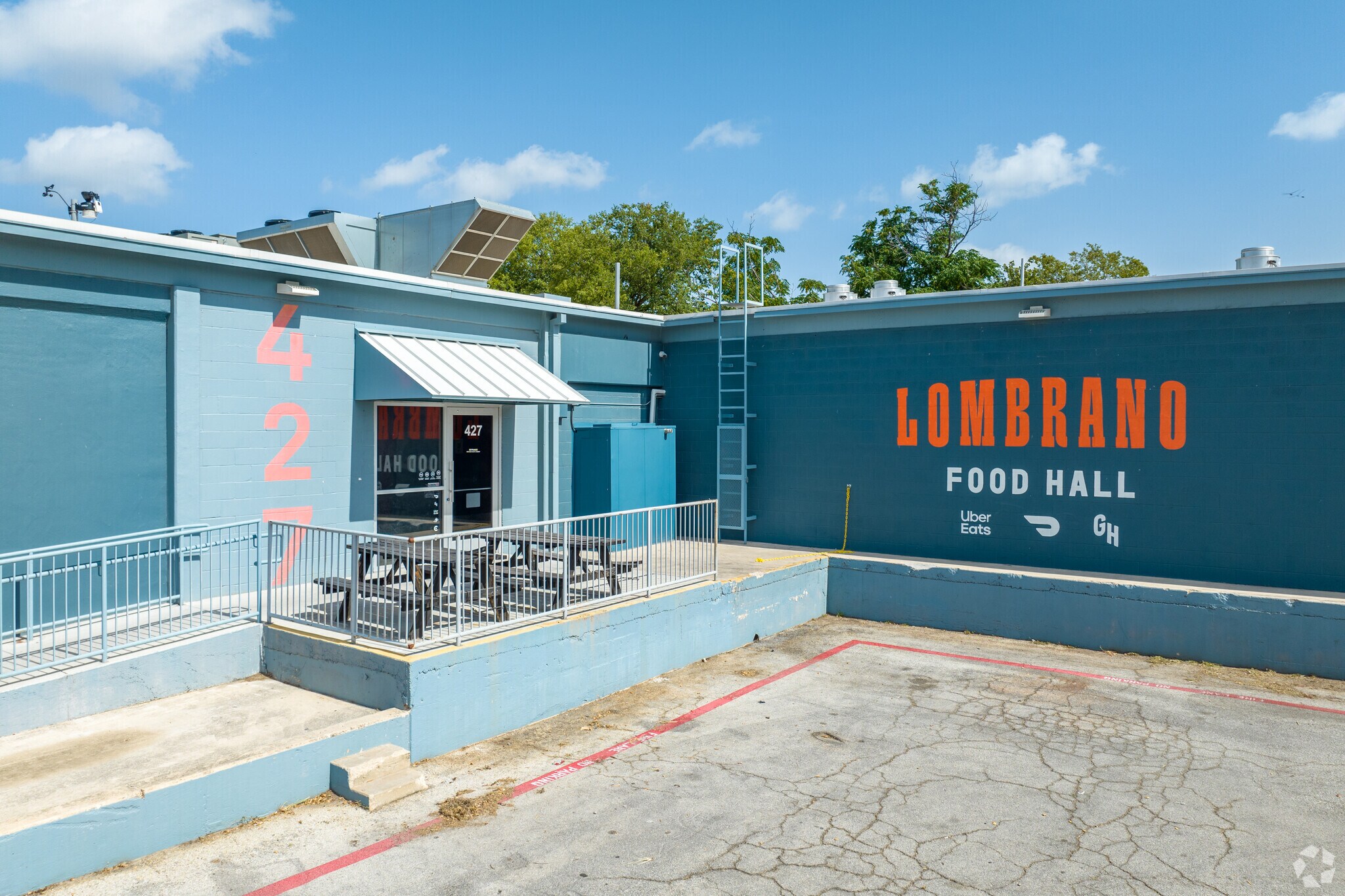 427 Lombrano St, San Antonio, TX à louer Photo de l’immeuble– Image 1 sur 19