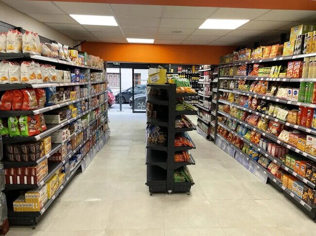 Plus de détails pour Local commercial à vendre