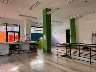 Plus de détails pour Local commercial à louer