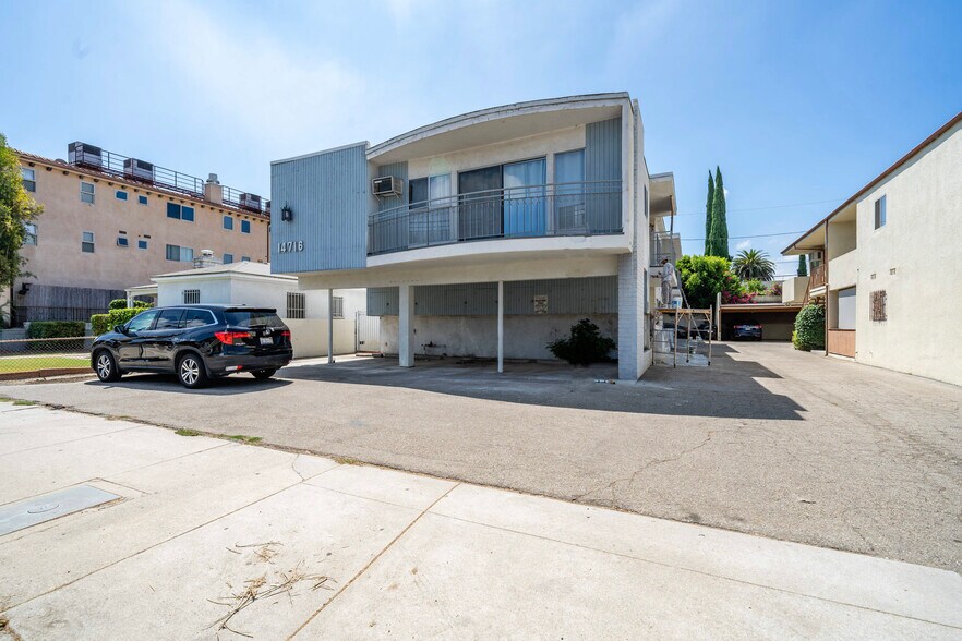 14716 Magnolia Blvd, Sherman Oaks, CA à vendre - Photo de l’immeuble – Image 2 sur 31