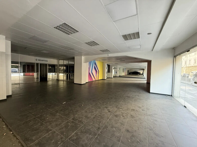 Local commercial dans Marseille à louer - Photo de l’immeuble – Image 1 sur 6