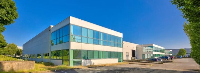 Plus de détails pour 8 Rue Jacqueline Auriol, Chilly-Mazarin - Local d'activités à louer