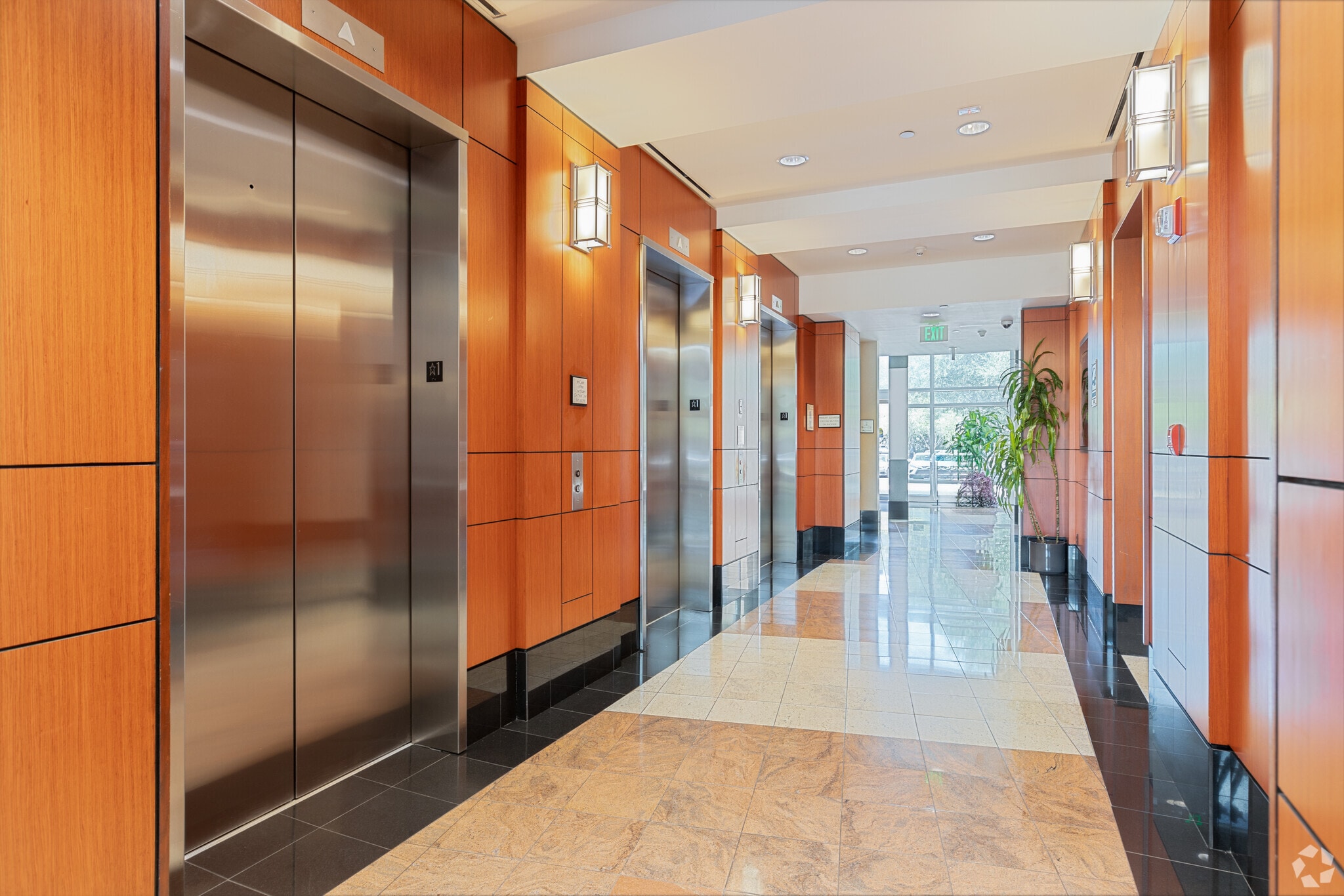 1800 Pembrook Dr, Orlando, FL à vendre Photo intérieure– Image 1 sur 1