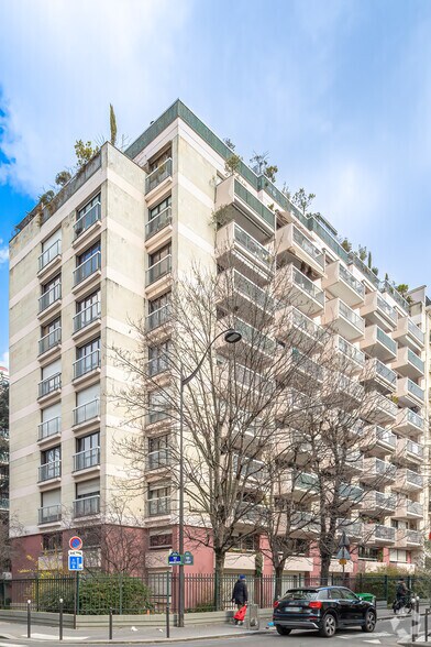 73-75 Rue De Lagny, Paris à louer - Photo principale – Image 1 sur 4