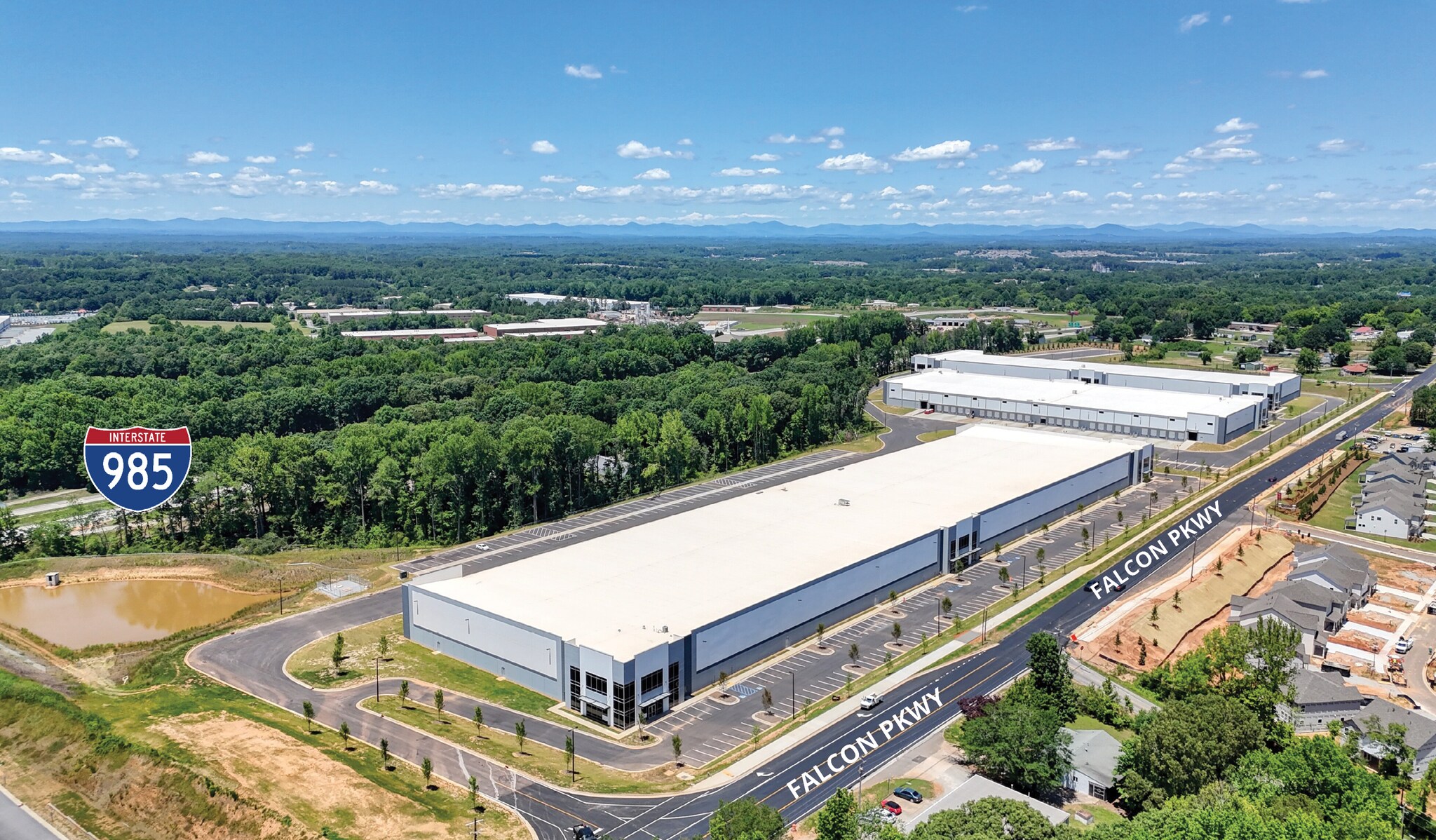 3920 Falcon Pky, Flowery Branch, GA à louer Photo principale– Image 1 sur 24