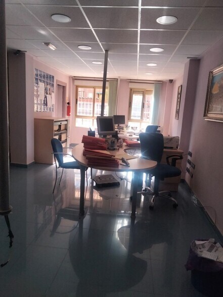 Bureau dans Lorca à louer - Photo intérieure – Image 2 sur 5