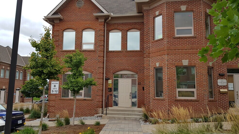 30 Wertheim Ct, Richmond Hill, ON à vendre - Photo de l’immeuble – Image 2 sur 28