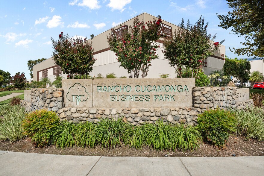 10722 Arrow Route, Rancho Cucamonga, CA à vendre - Autre – Image 3 sur 30