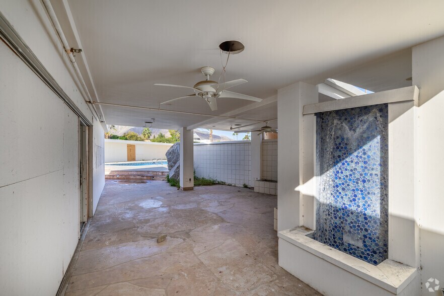 2249 N Palm Canyon Dr, Palm Springs, CA à vendre - Hall d’entrée – Image 3 sur 21