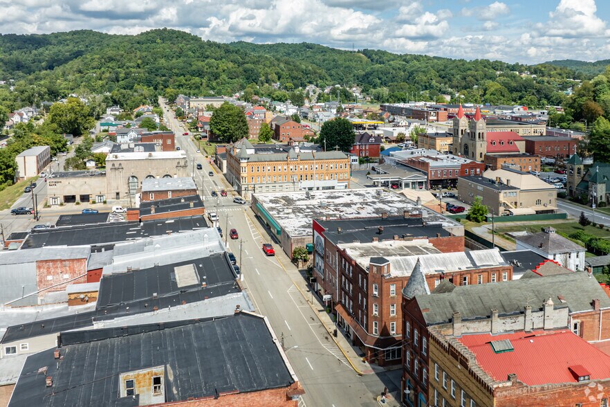 138 Main Ave, Weston, WV à vendre - Photo principale – Image 1 sur 1