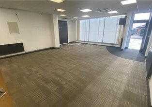 11-13 The Broadway, Loughton à louer Photo intérieure– Image 2 sur 6