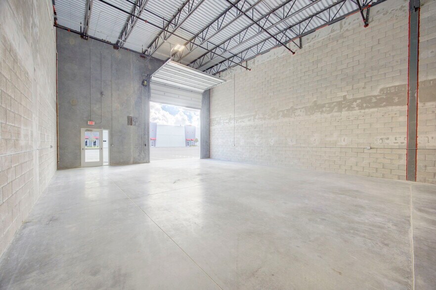 1750 SE 38th Ave, Homestead, FL à vendre - Photo de l’immeuble – Image 3 sur 8