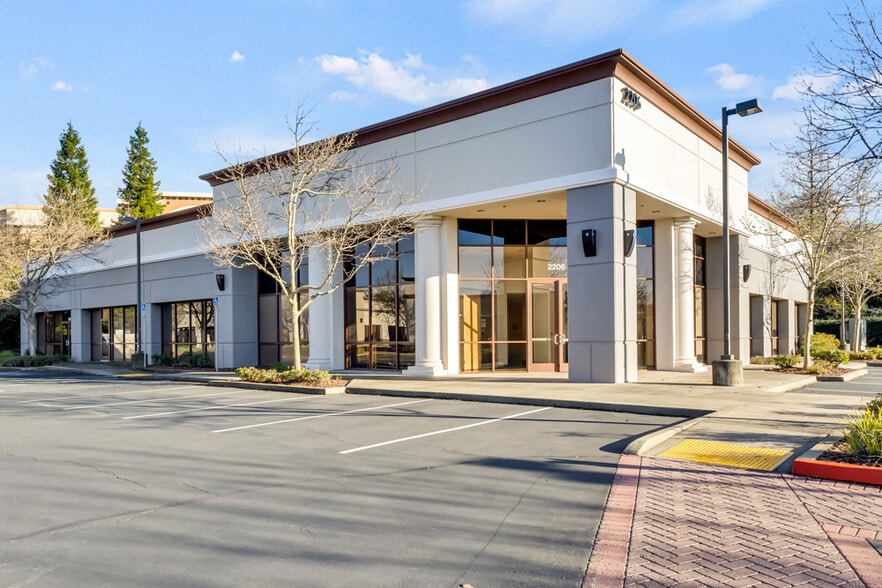 2206 Plaza Dr, Rocklin, CA à vendre - Photo de l’immeuble – Image 2 sur 34