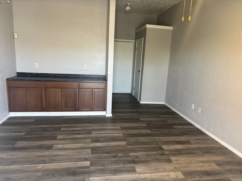 3708 E Queen Ave, Spokane, WA à vendre - Photo de l’immeuble – Image 2 sur 4