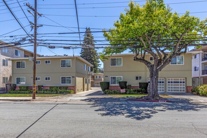 1249 Oak Grove Ave, Burlingame, CA à vendre - Photo de l’immeuble – Image 1 sur 31