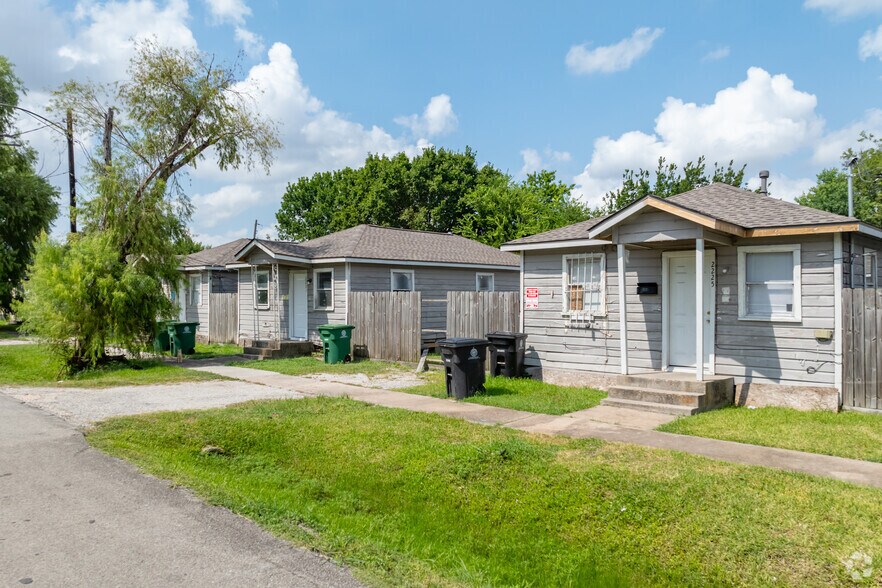 3910 Campbell St, Houston, TX à vendre - Photo de l’immeuble – Image 3 sur 14