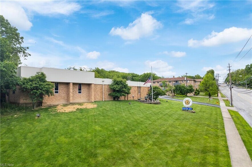 6483 State Rd, Parma, OH à vendre - Photo de l’immeuble – Image 2 sur 23