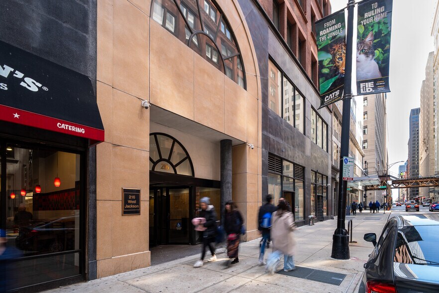 216 W Jackson Blvd, Chicago, IL à louer - Photo de l’immeuble – Image 3 sur 8