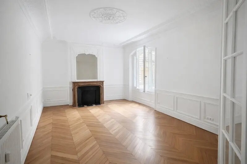 22 Rue De Tocqueville, Paris à louer - Photo de l’immeuble – Image 2 sur 10