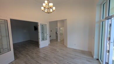 1743 Agora Cir SE, Palm Bay, FL à louer Hall d’entrée– Image 2 sur 11