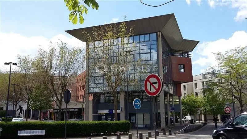 Bureau dans Torcy à louer - Photo de l’immeuble – Image 1 sur 8