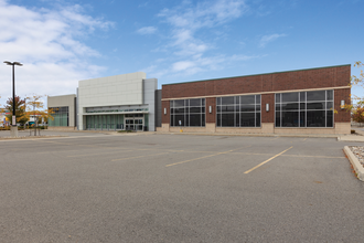 590-650 Industrial Ave, Ottawa, ON à louer Photo de l’immeuble– Image 1 sur 10