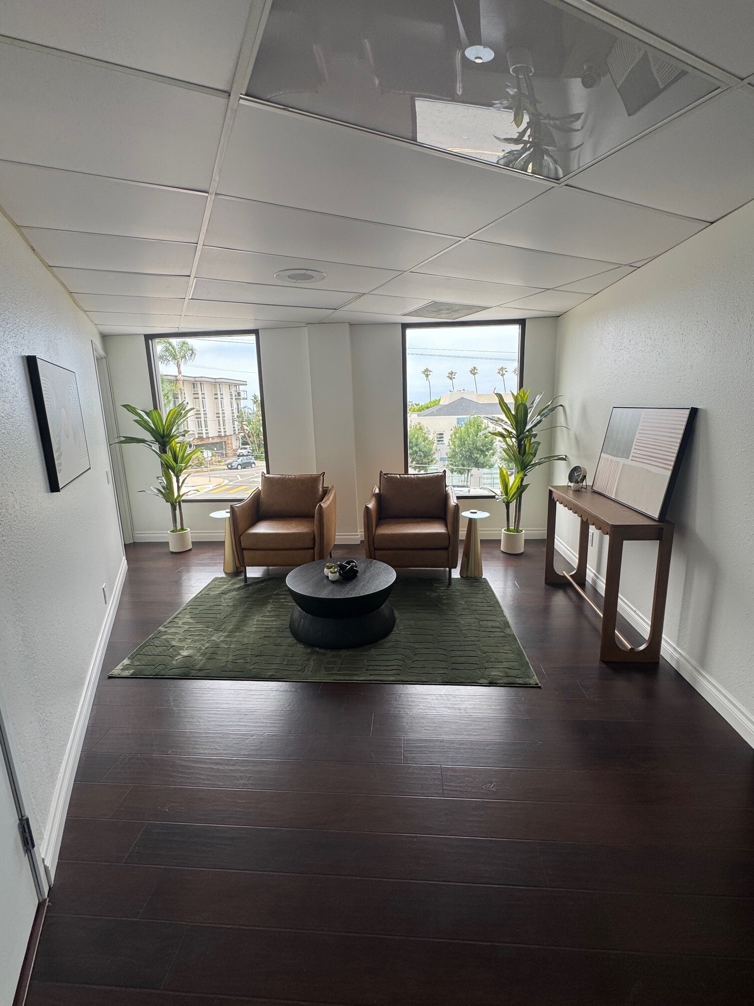 7301 Girard Ave, La Jolla, CA à louer Photo de l’immeuble– Image 1 sur 16