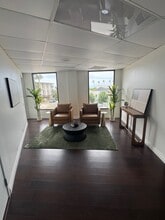 7301 Girard Ave, La Jolla, CA à louer Photo de l’immeuble– Image 1 sur 16