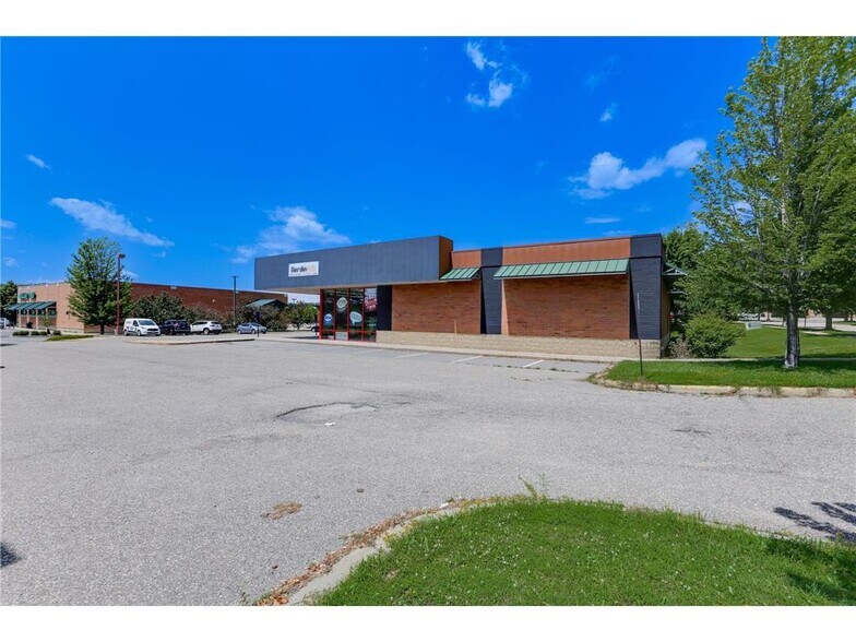 9079 Buchanon Trl, Inver Grove Heights, MN à vendre - Photo de l’immeuble – Image 3 sur 16