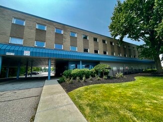 Plus de détails pour 35104 Euclid Ave, Willoughby, OH - Différents types d’espaces à louer