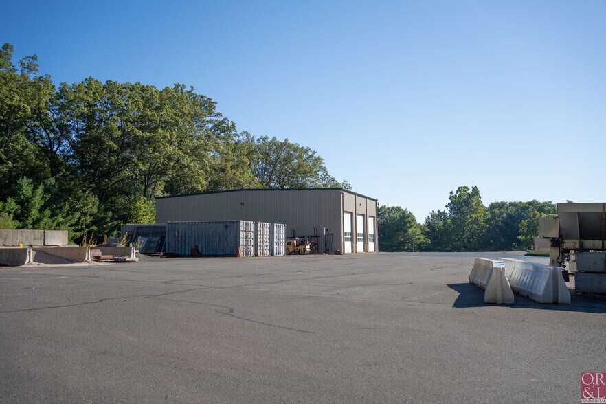 1198 West St, Southington, CT à vendre - Photo de l’immeuble – Image 2 sur 9