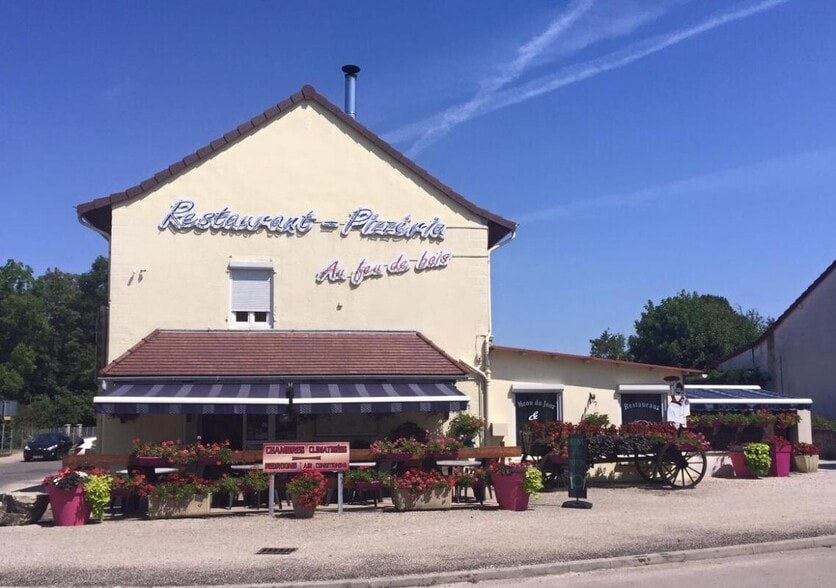 Local d'activités dans Chalon-sur-Saône à vendre - Photo de l’immeuble – Image 1 sur 15