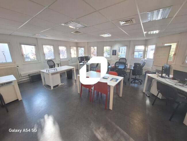 Plus de détails pour Bureau à louer