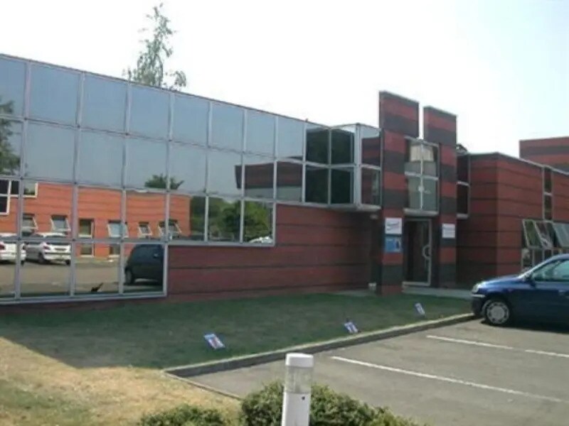 Bureau dans Trappes à louer Photo de l’immeuble– Image 1 sur 5