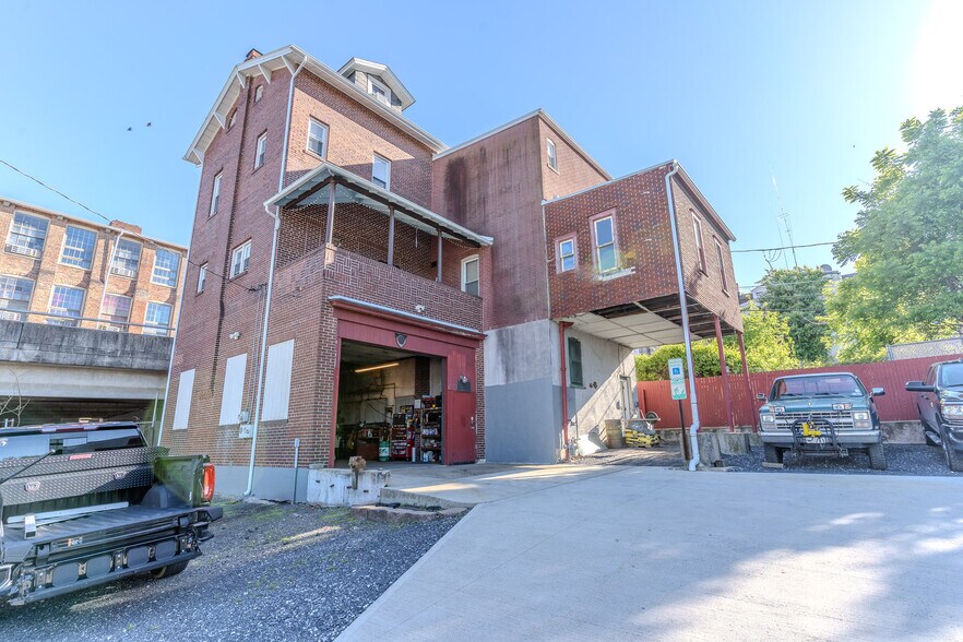 359 W Tilghman St, Allentown, PA à vendre - Photo de l’immeuble – Image 3 sur 33