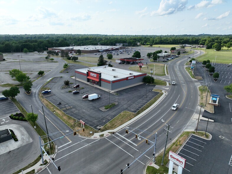 3601 Towne Blvd, Middletown, OH à louer - Photo de l’immeuble – Image 3 sur 5