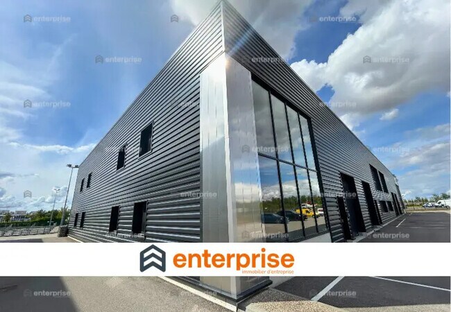 Plus de détails pour Local d'activités à louer