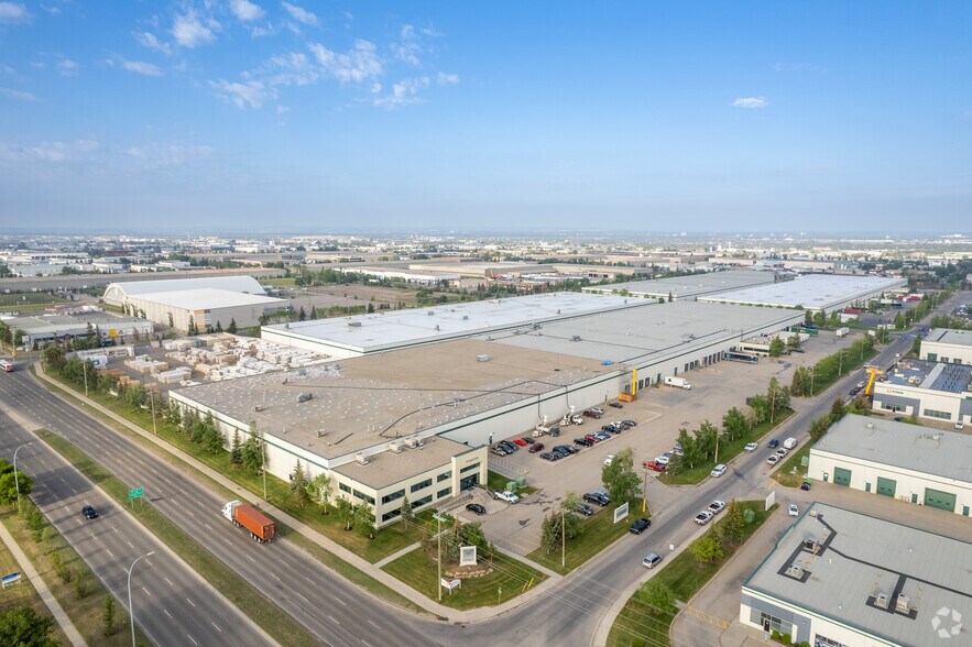 4901-5201 64 Av SE, Calgary, AB à louer - Aérien – Image 2 sur 8