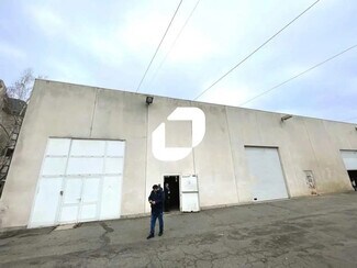 Plus de détails pour 10 Rue du Moulin Vert, Vert - Bureau, Local d'activités à louer