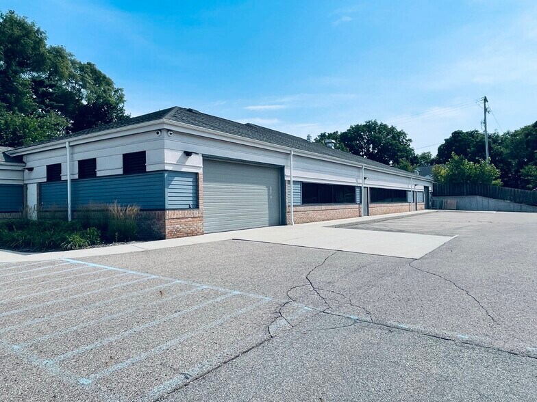 1725 S Park St, Kalamazoo, MI à vendre - Photo de l’immeuble – Image 3 sur 11