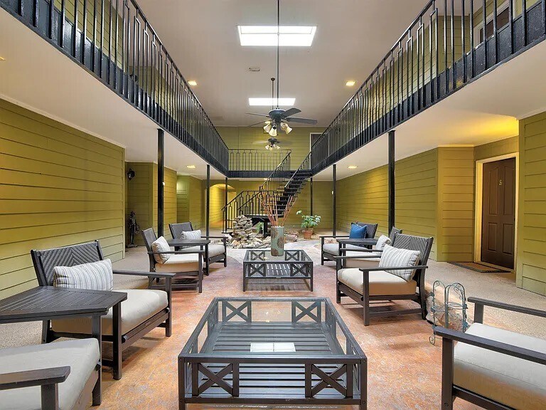 210 S McLean Blvd, Memphis, TN à vendre - Photo de l’immeuble – Image 3 sur 12